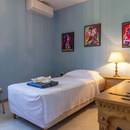 Ref 147) 10 Persons Calpe