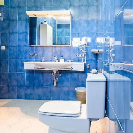 Ref 147) 10 Persons Calpe