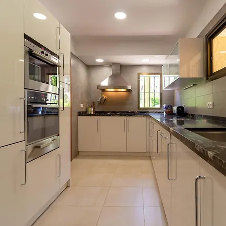 Ref 147) 10 Persons Villa *