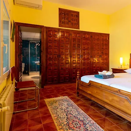 Ref 147) 10 Persons Villa