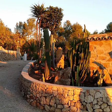 Villa Ref 147) 10 Persons