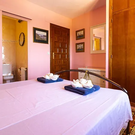 Villa Ref 147) 10 Persons