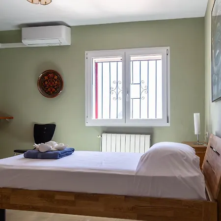 Villa Ref 147) 10 Persons *