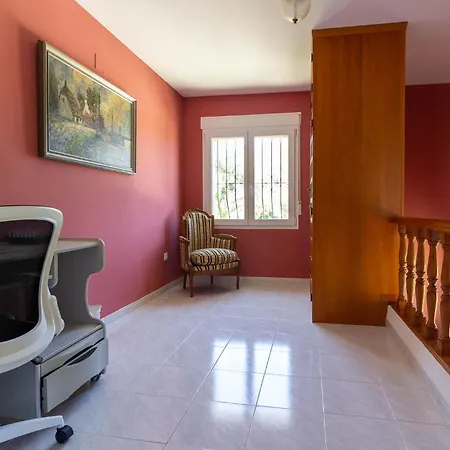 Villa Ref 147) 10 Persons *